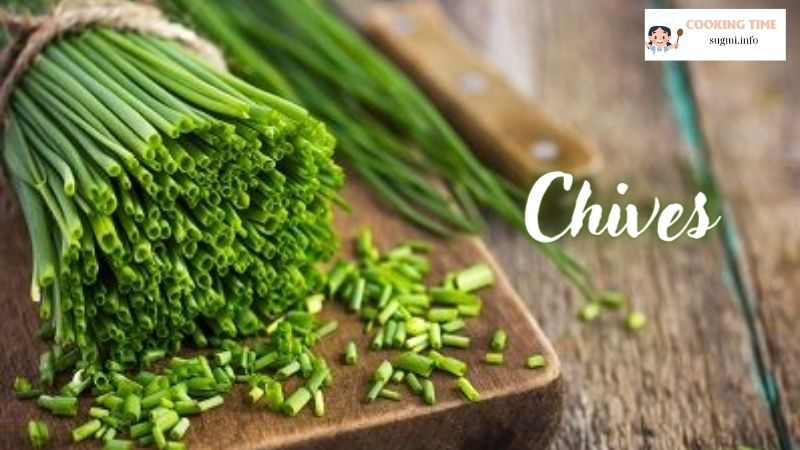 What are the Effects of Stir-Fried Chives with Eggs?